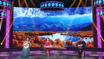 伊犁河畔变奏曲（演奏：王钰、薛淼、高童）